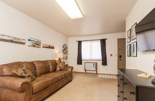Rimrock Apartment | *Cliff View Apts #3*King Bed*Private Balcony*