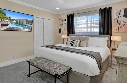 Deerfield Beach Villa | Close to Beach 4 Br with Heated and Amazing Pool