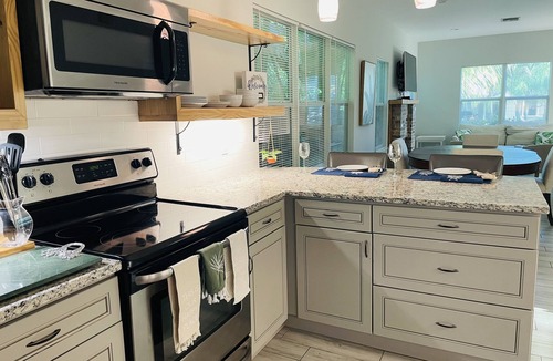 Southwest House | Close to beach & shopping & airport Charming Mission Style Home built in 1926.