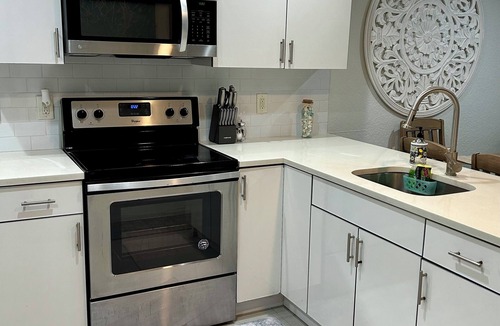 West Palm Beach Bed & Breakfast | Close to everything! Perfect basecamp for WPB