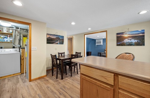 Rapid City House | Close to Mount Rushmore. Next to lake, Great home base. Very clean n comfortable