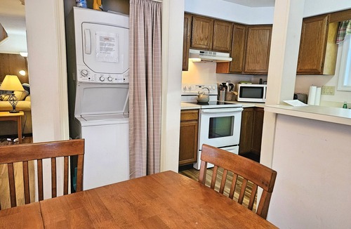 North Woodstock House | Close to shops/dining, pet-friendly, AC/FP, patio, pool access. A0056 by LRS