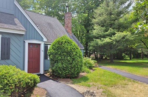 North Woodstock House | Close to shops/dining, pet-friendly, AC/FP, patio, pool access. A0056 by LRS