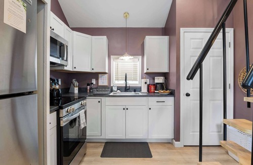 Hampton Cabin | Coastal Breeze Cottage - Tiny Home at Hampton Beach