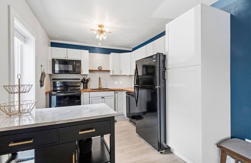 University Park Apartment | Coastal Comfort | Steps from CSU, Pool, Gym, Sauna