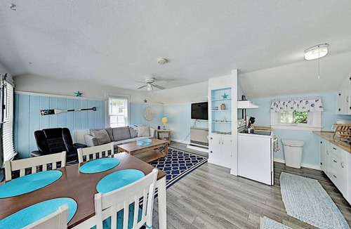 Old Orchard Beach Cottage | Coastal Cottage w/Enclosed Front Porch, Pond View – By Beach & Bike Path