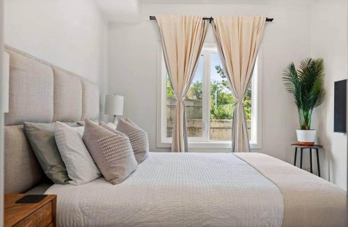 Whyte ave House | Coastal Cove Unit 108 Near UofA Hospital Whyte