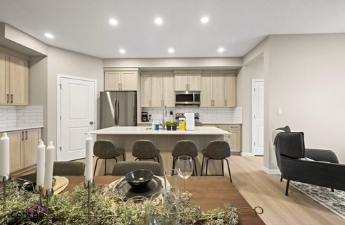 West Edmonton House | Coastal Escape | Sleeps 12 | Near WEM | King Beds!