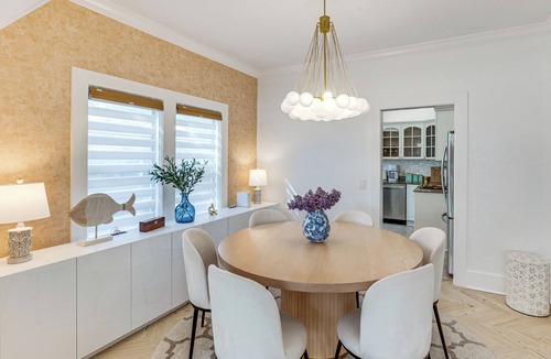 Southwest House | Coastal Home Near Palm Beach: Patio + Beach Gear!