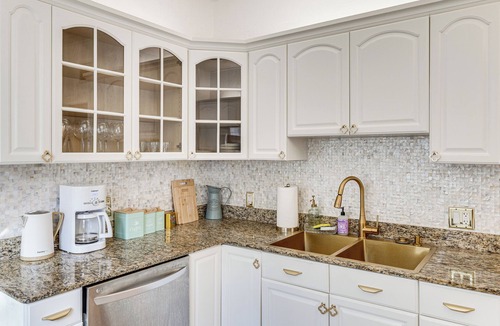 Southwest House | Coastal Home Near Palm Beach: Patio + Beach Gear!