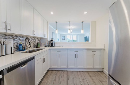 Boca Raton Apartment | Coastal Retreat: Directly Across from Beach w/Heated Pool & 2 King Suites