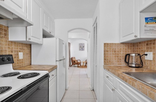 Hollywood Lakes Apartment | Coastal Sunset