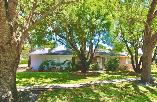 Tequesta House | Coastal Village Retreat in Tequesta Village of Jupiter