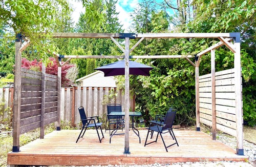 Powell River House | Coastal Wellness Retreat | Spacious 4-Bed Home Near Ocean, Shops & Trails
