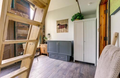 Marble House | Colorful Cabin w/Teepee, Fire Pits & Mtn Views!