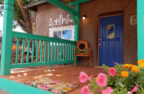 Taos House | Come stay with us in our unique casita .