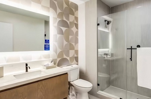 Ojus Hotel | Comfort and Relaxation! Rooftop Swimming Pool, Pet-friendly!