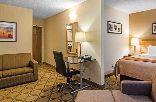 Regina Hotel | Comfort Inn Regina East