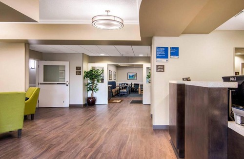Red Deer Hotel | Comfort Inn & Suites