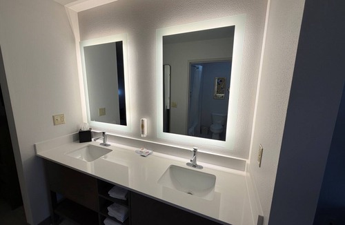 Summerset Hotel | Comfort Inn & Suites Summerset - North Rapid City