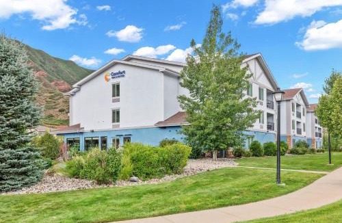 Glenwood Springs Hotel | Comfort Inn & Suites Glenwood Springs On The River