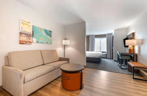 Rapid City Hotel | Comfort Suites Conference Center Rapid City