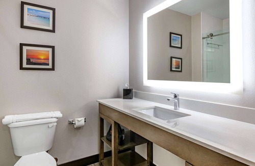 Dania Beach Hotel | Comfort Suites Fort Lauderdale Airport & Cruise Port