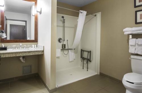 North Industrial Hotel | Comfort Suites Saskatoon