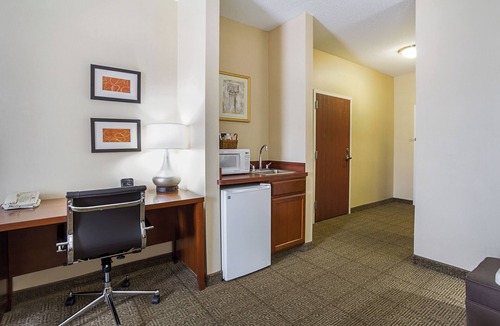 Twinsburg Hotel | Comfort Suites Twinsburg