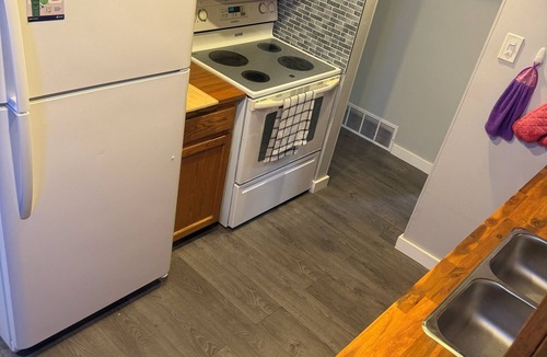 Regina House | Comfortable 3BR Retreat
