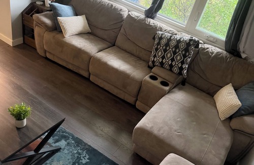 Regina House | Comfortable 3BR Retreat