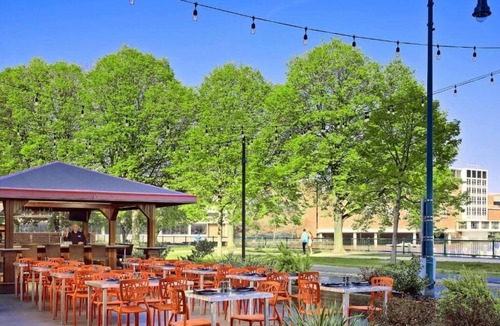East Cambridge Hotel | Comfortable Cambridge Stay w/Spectacular Charles River Views