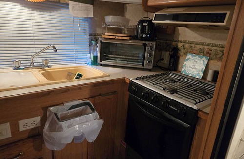 Regional District of Nanaimo House | Comfortable RV in a farm