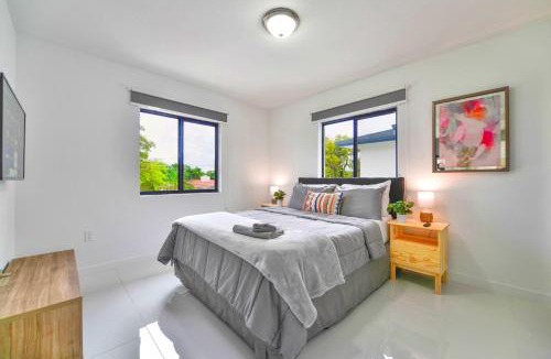 Seybold Apartment | Comfortable Two-Story House near Wynwood with Free Parking