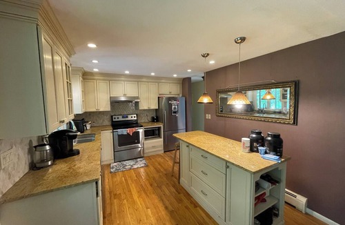 Andover House | Comfy & Convenient Suite Sleeps 1 to 5 Near Boston