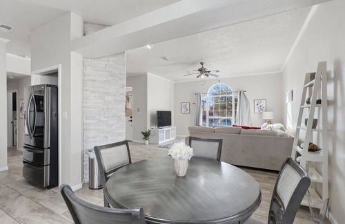 Westgate Heights House | Completely Renovated 3BR Brick Home Quiet Cul-de-Sac