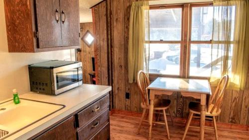 Red Feather Lakes House | Conjoined Cabin with Fireplace in Red Feather Lakes, Colorado, Perfect for a Family Holiday