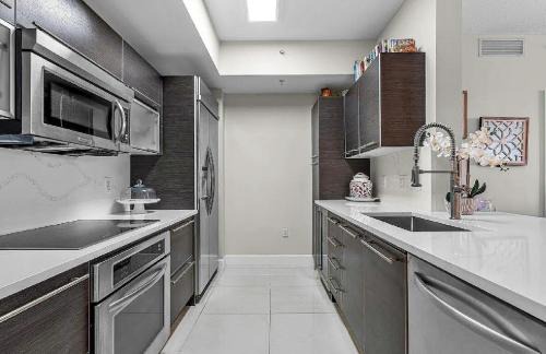 Downtown West Palm Beach Apartment | Contemporary 2 Bedroom Residence with Private Balcony and Skyline Views