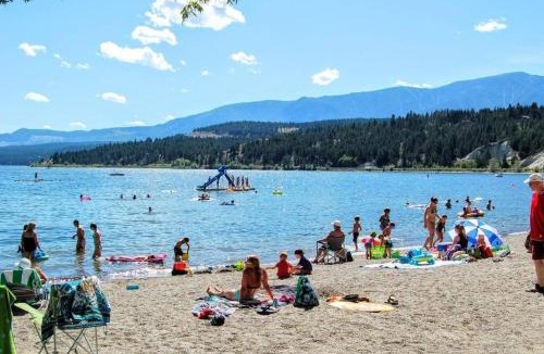 East Kootenay Apartment | Contemporary, Cozy, Pool, Hot Tub, Lake Front