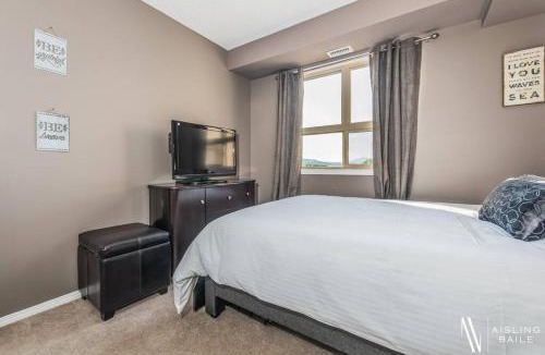 East Kootenay Apartment | Contemporary, Cozy, Pool, Hot Tub, Lake Front