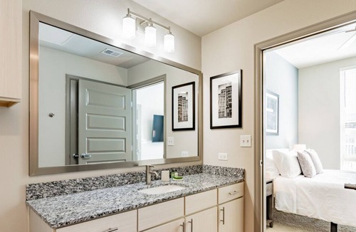 Civic Center Apartment | Contemporary large 1BR, in unit Washer/Dryer, FREE parking with all amenities!