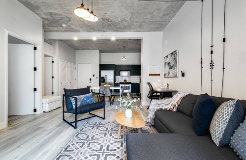 Downtown Miami Apartment | Contemporary Loft in Beautiful Down. 4 people