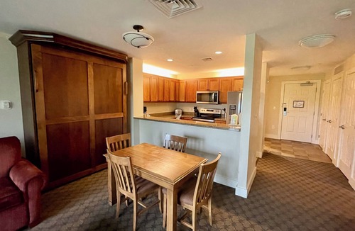 Ludlow Condo | Convenience & location! Direct ski access-1 BR/2BA fully stocked condo at Okemo