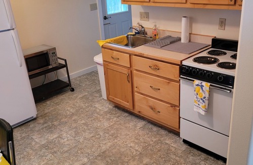 Mountain View Cottage | Convenient 1-bedroom cottage in Moutain View