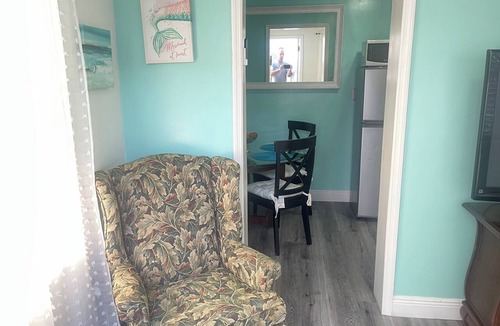 Southside Apartment | Convenient and Private Downtown 1BR Near Beach