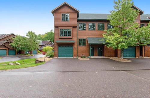 Eagle River Apartment | Copperwood 5