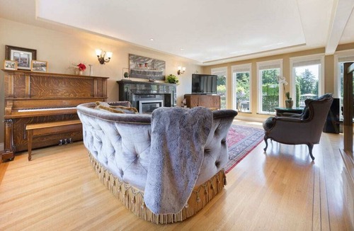 Coquitlam House | Coquitlam 5bed/3bath Luxury home + swimming pool
