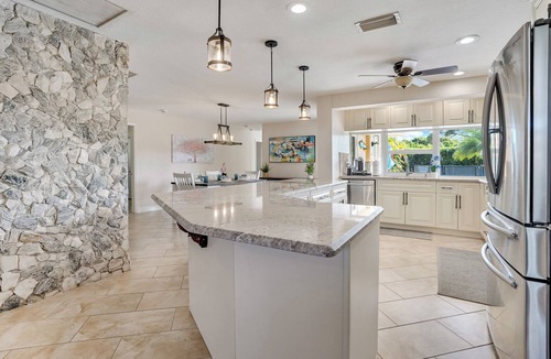 Broken Woods Estates House | Coral Springs Paradise with Backyard + Heated Pool