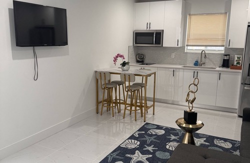 West Palm Beach Apartment | Costa Azul-Entire apartment with bathtub