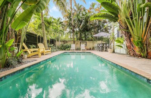 Flamingo Parks Apartment | Cottage 3 on Penn - Pool